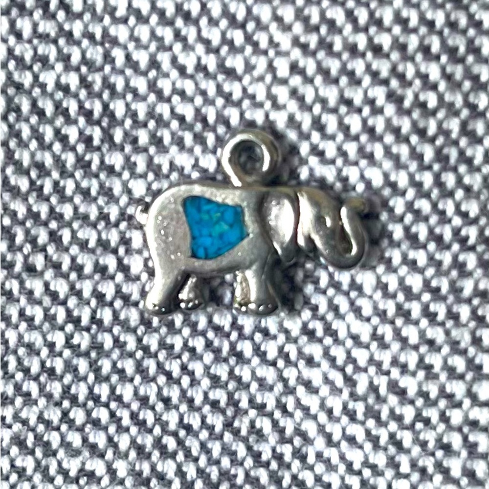 Lucky Elephant Pendant
Vintage-NEW
